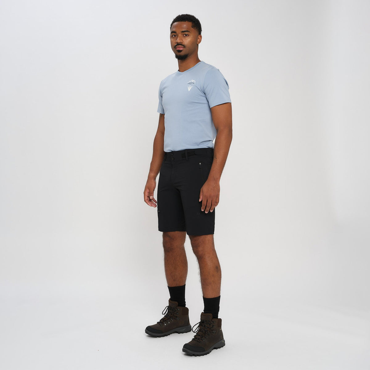 Saksi – Black