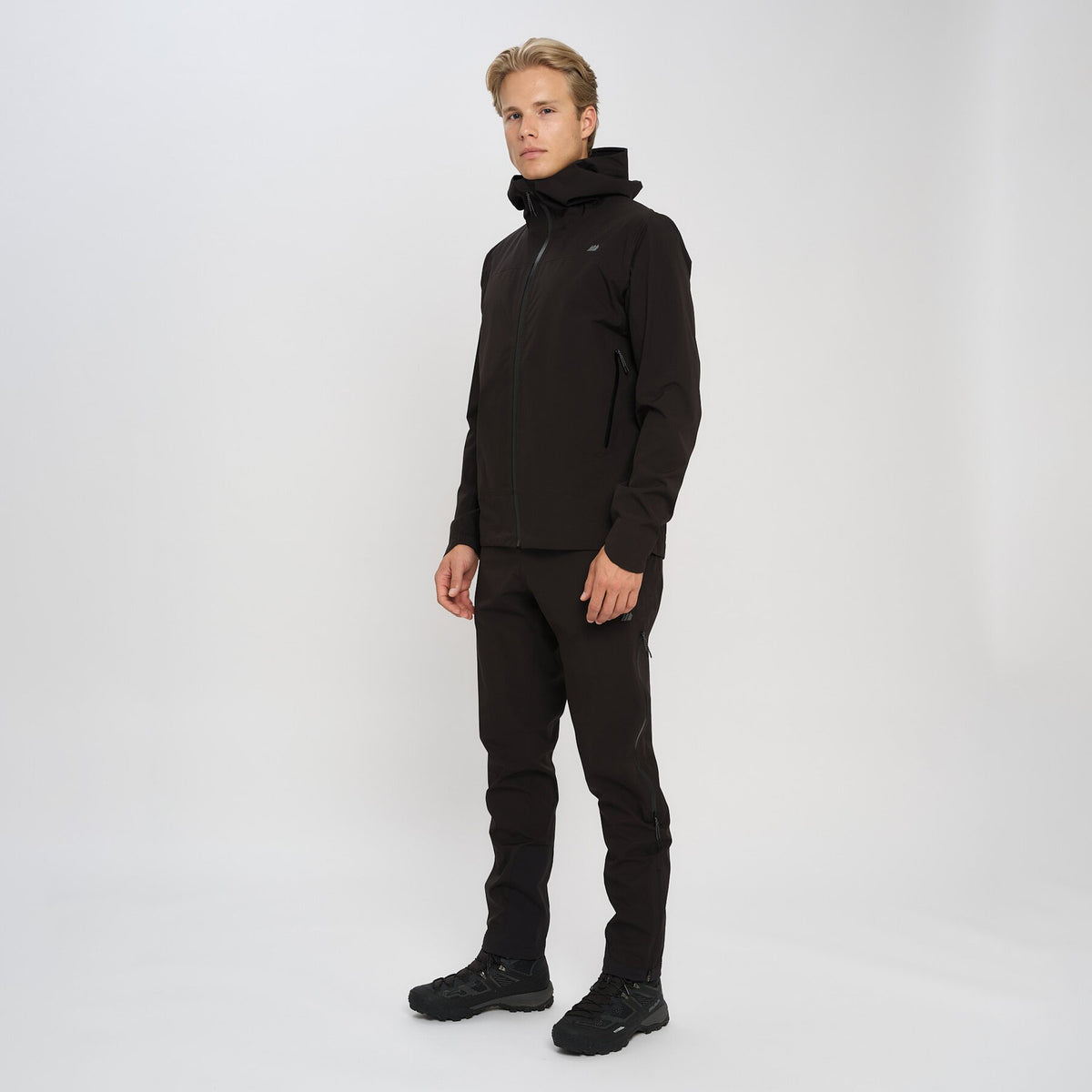 Dovre – Black