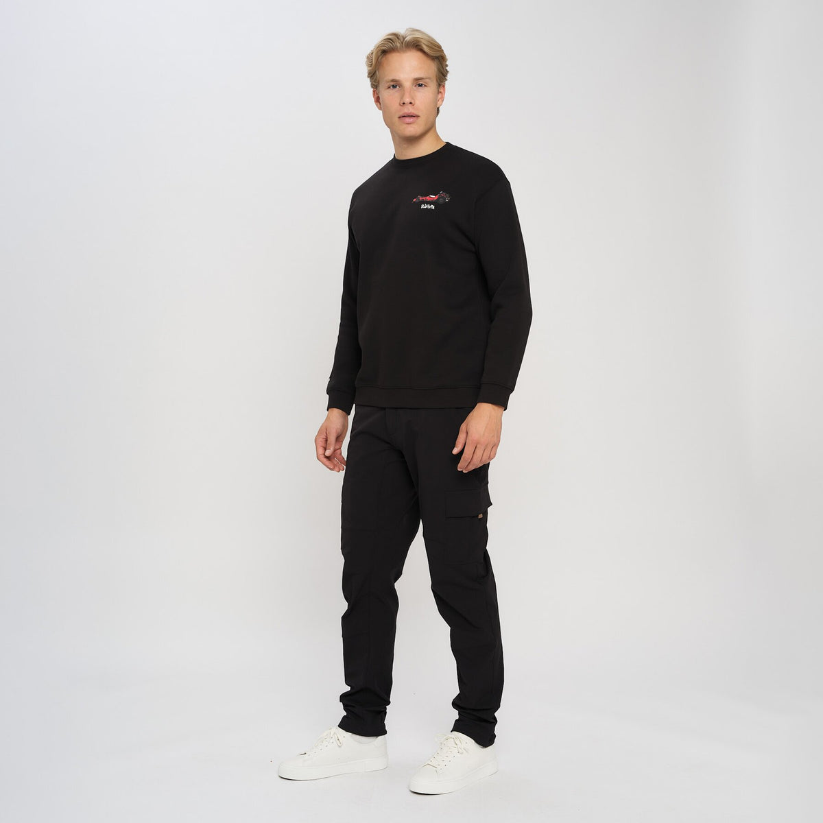 Lom – Black