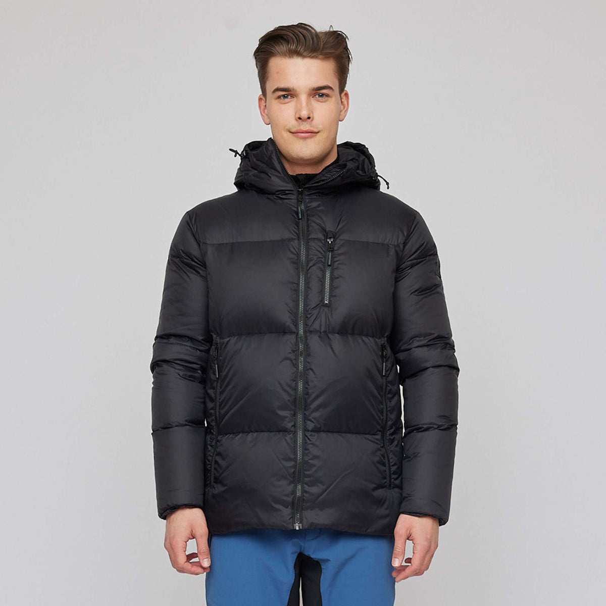 Ustetind – Black