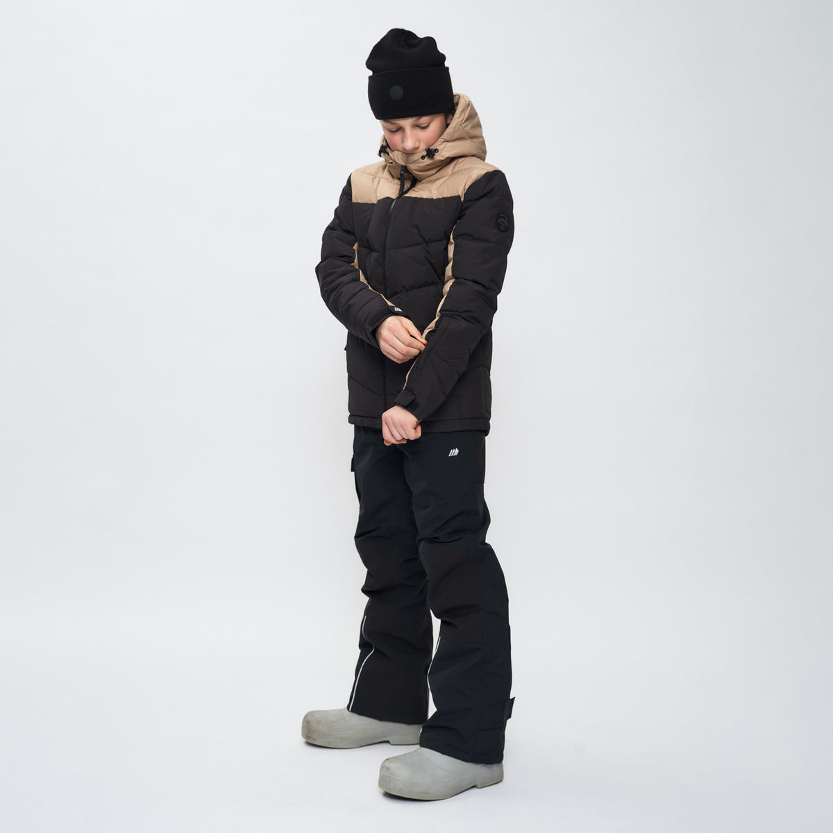 Hureset – Black