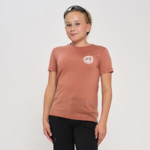 J Songvår, 252 Cedar Wood