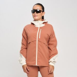 W Aukra, lightshell jakke